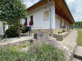 GEREBLYEKŐ Vendégház, hotel v destinaci Pusztavacs