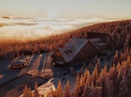 Hotel Petrovy kameny, hotel que aceita animais de estimação em Karlova Studánka