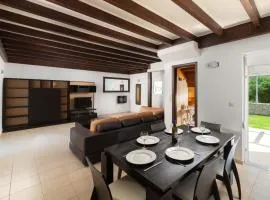 Haus In Kolympia Mit Garten Und Bergblick