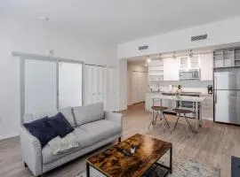 TWO CozySuites Sky Central Rooftop Pool #26