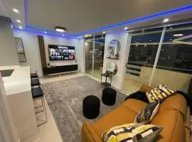 Luxury PH-Apt Best Location Views Wi-Fi,W D