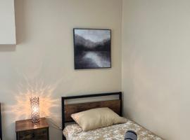 Beautiful 2BDR, hotel in Longueuil