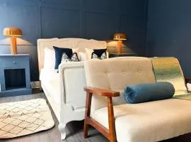 The Maple House common views, central Lincoln