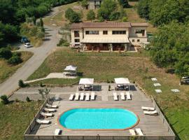 Agriturismo Borgo Biaia, ξενοδοχείο σε Camporgiano