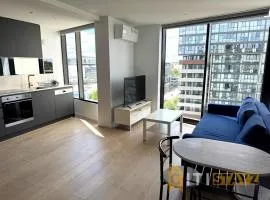 Beauty in Blue! 1Bd 1Bth 1Csp - CBD Location