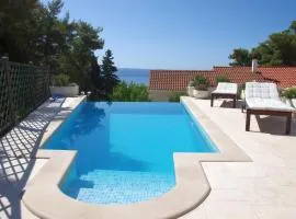 Schönes Ferienhaus Mit Privatem Pool