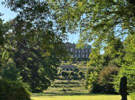 Schloss Burgscheidungen Gästehaus、Tröbsdorfのホテル