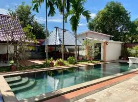 Spacious Khmer Villa - Pool - Fast Wi-Fi