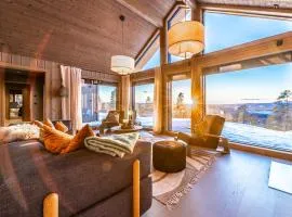 Luxurious Mountain Lodge