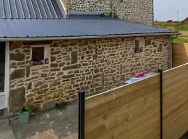 Gîte 2 Personnes- Rénové - Plage à 5 min - Parking Gratuit, hotel v destinaci Lampaul-Ploudalmézeau