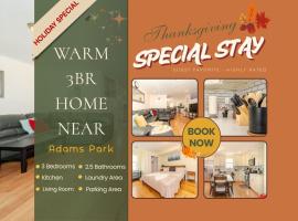 39 - 3BR Quincy - Stunning Townhouse near Adams, hotel in Quincy