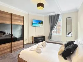 Free Parking, Central, Spacious, 2 bed Apartment sleeps 8 Newark Town Centre - Amaya Fourteen