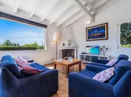 Villa Patricia Impressive garden to enjoy with the family by Renthousing