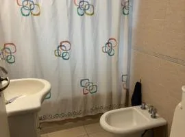 Amplio 4 ambientes a la calle