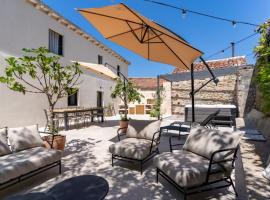 Villa Trojanovic by Villas Guide, hotel in Palje Brdo