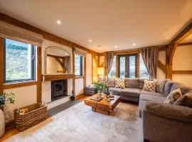 Beautiful Oak-framed Devon Escape Near Dartmouth