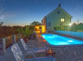 Ferienhaus In Opanci Mit Beheiztem Pool, Parkplatz