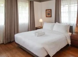 MiraNamin Nest ROSAL - Garden View Suite in Unique Historic Estate with Indoor Plunge Pool, Self-Service Breakfast, Guest Kitchen