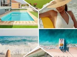 SPECTACULAR VILLA PARKiNG POWERFUl WiFi SEAViEW