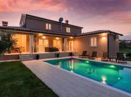 Villa Karla near Pula for 8 persons with private pool, kids playground & pet friendly
