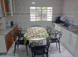 Casa Alto Padrão px ao Centro, hotel en Lavras