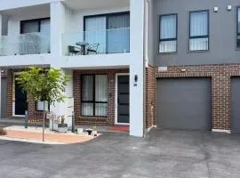 Blue Haven Retreat - Marsden Park Townhouse