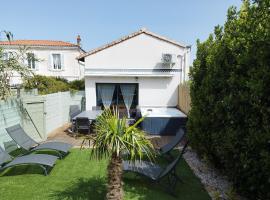 La pointe du Chay, Hotel in Angoulins-sur-Mer