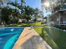 Sítio Mogi das Cruzes, Piscina com Hidromassagem，位于莫日-达斯克鲁济斯的酒店