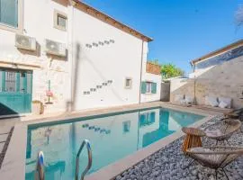 Villa Kirke with private swimming pool