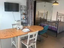 Luxury Studio Happy Life