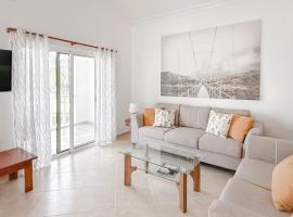 Beautiful second floor apartment with loft 5D, hotel v destinaci El Francés
