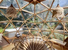 Le Nid d'Eliyah, suites avec jacuzzi 15min Disneyland Paris, vila v destinaci Nanteuil-lès-Meaux