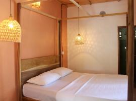 Solmate Collective Guesthouse - Madiha, hotel i Matara