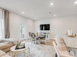 Bright 3BR Near Beach Vacation House