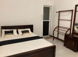 Yala Safari Homestay，蒂瑟默哈拉默漢班托塔國際機場 - HRI附近的飯店