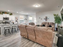 Work, Explore and Unwind Lovely Permian Basin Home, khách sạn ở Odessa