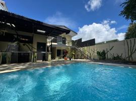 Pelíkano Uvita, hotel in Uvita