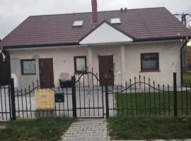 Wiosenny Biały Domek u Małgosi