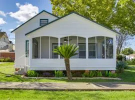 Cajun Country Getaway! Historic Lutcher Bungalow
