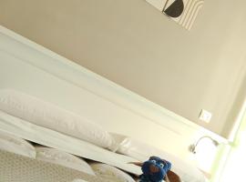 B&B Alle porte del centro، فندق في سانتا ماريا كابوا فيتيري