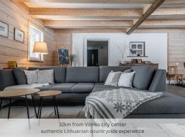 Private Lake Escape- 6BR, Sauna & Bonfire, ξενοδοχείο σε Skersabaliai