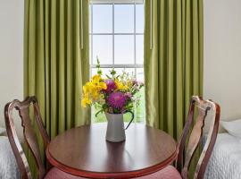 Top Floor Standard Deluxe TBSD, Hotel in North East