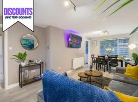 Modern Comfort, Free Parking, Netflix & Disney plus in every Bedroom and Living Room