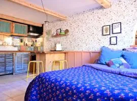 studio calme et lumineux