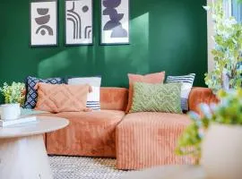 Brand New, King-Bed, Central City -By KOSH