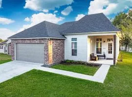 Brand New Centrally Located In Lafayette