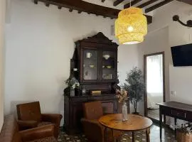 Alojamientos El Carmen - Casa con Piscina Privada y Patio Andaluz