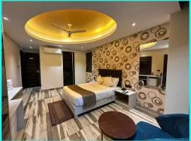 VIP Road PrakashKunj Palace- Fully Air Hotel