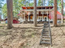 Forest Views and Porch Family Cabin in Ruidoso