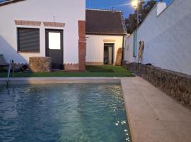 El Antiguo Corral de Sevilla, hotel Navalcánban